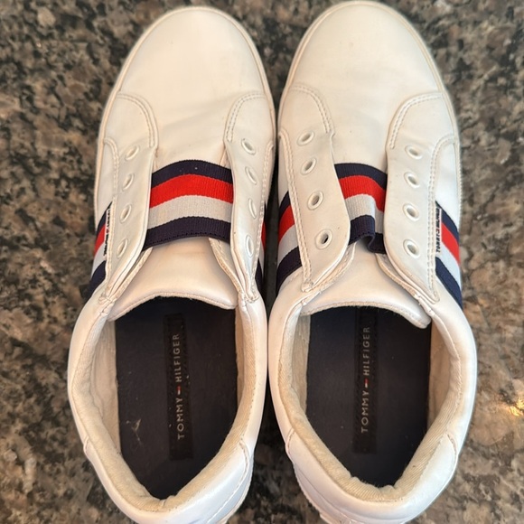 Tommy Hilfiger Classic White Sneakers with Red and Blue Stripes 8M - Picture 5 of 9
